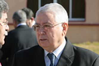 Bensalah en Suisse pour prendre part au 13eme sommet de la Francophonie