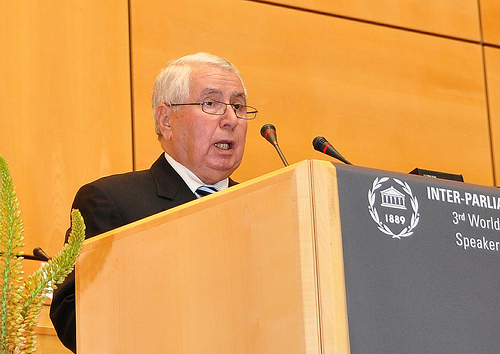 Bensalah: “L’Afrique peut contribuer à la relance de l’économie mondiale”