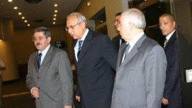 أويحي يستعد لتقديم استقالته وتعديل مرتقب لقانون الانتخابات