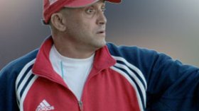 ” مهزلة  مراكش  يتحملها  اللاعبون  والحديث  عن  مدرب  أجنبي  سابق  لأوانه “