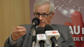 Le général Benyellès:”La solution à la crise passe par un dialogue direct, franc et honnête”