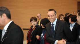 السيناتور بن زعيم يُعزل من الأفلان بسبب بن غبريط