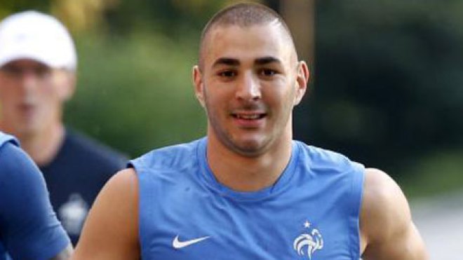 بنزيمة يصف مواجهة إسبانيا مع فرنسا بـ”الحرب”!