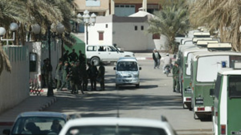 لا نريد الإساءة لسمعة الجزائر والعبرة من سنوات الإرهاب