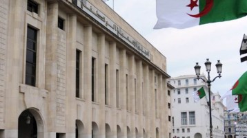 استباق ركبان الرئاسيات بإعادة توزيع الصلاحيات