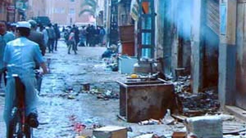 قتيل وعشرات الجرحى وخسائر مادية في أحداث مجهولة الأسباب