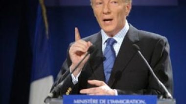 “We'll discuss deportation of illegal immigrants to Algeria after the elections”: French  Immigration Minister