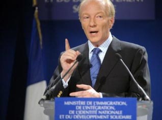 “We'll discuss deportation of illegal immigrants to Algeria after the elections”: French  Immigration Minister