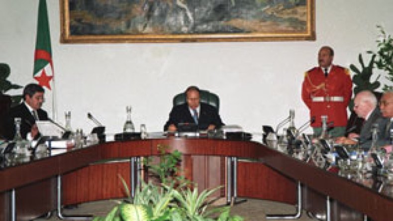 غربال التطهير والعقاب يسقط المسؤولين الفاشلين والمغضوب عليهم