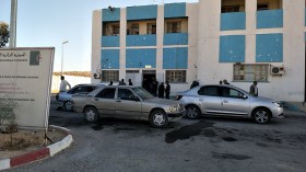 عاطلون بتبسة يغلقون مركزا حدوديا مع تونس