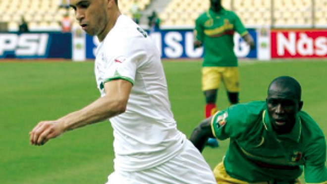 بزاز يطمئن الجميع على إصابته