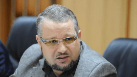 معارضة بـ”الشتائم”!