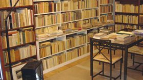 مكتبات  العاصمة ..  من  مصانع  للنُخب  إلى  محلات  للبيتزا  والأحذية  الصينية !