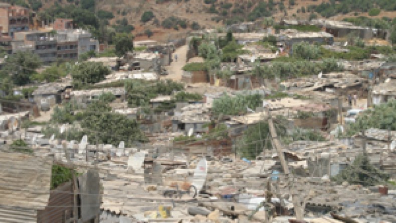 البعوض‭ ‬يغزو‭ ‬البيوت‭ ‬القريبة‭ ‬من‭ ‬المفرغات‭ ‬والمزابل‭ ‬والأسواق‭ ‬وتسربات‭ ‬مياه‭ ‬الصرف‭ ‬