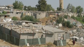 بطال يسكن بيتا قصديريا مدان للضرائب بـ 21 مليار