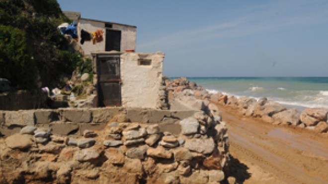 أوبئة وآفات اجتماعية… وشباب لم تطأ أقدامه المدرسة