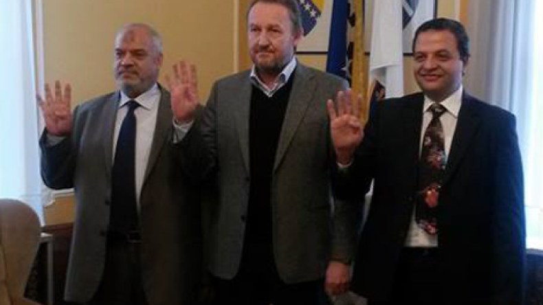 الخارجية المصرية تحتج على رفع نجل الرئيس البوسني الراحل بيغوفيتش شارة رابعة