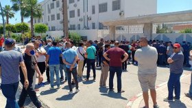 التجار وأصحاب حافلات النقل يعتصمون مجددا ببجاية