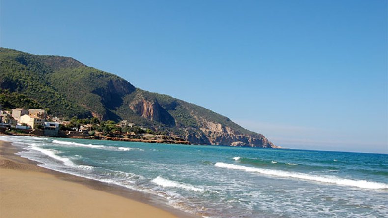 شواطئ بجاية تبتلع 16 شخصا منذ بداية موسم الاصطياف