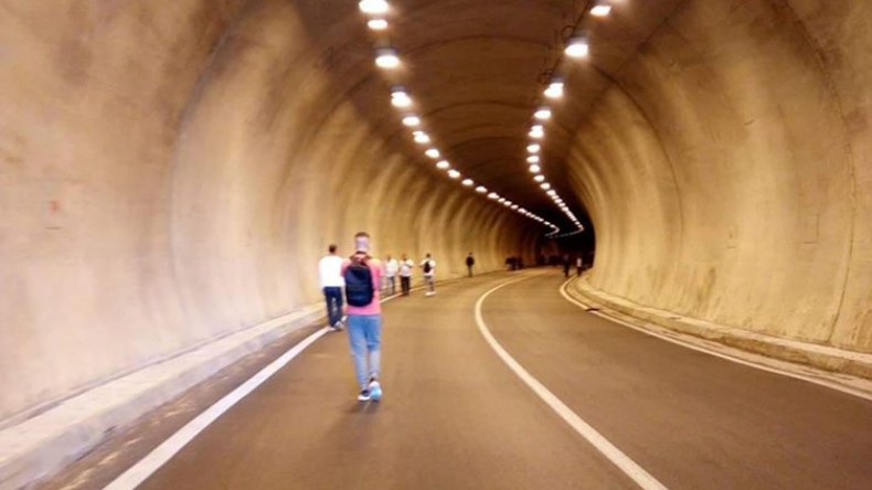 مئات المواطنين يعلقون داخل ثمانية كيلومترات من الأنفاق ببجاية