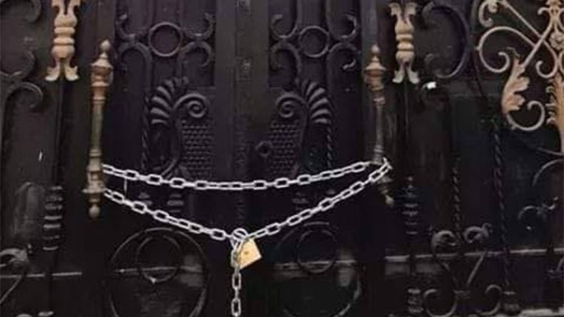 طلبة ببجاية يغلقون المحكمة بـ”الكادنة”!