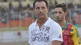 بيجوتا يكشف أوراقه مبكرا ويجدد الثقة في “تشكيلة غليزان”