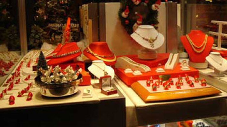 تراجع أسعار الأورو والذهب بوهران وتجار السوق السوداء يغتنمون الفرصة