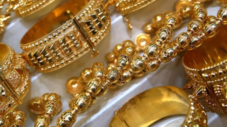 راق يسرق مجوهرات سيدة ويلصق التهمة بـ”الجن”!