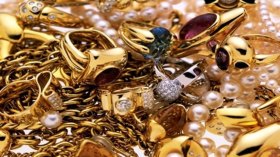 “البصمات” تفضح قاصرا تورط في سرقة مجوهرات!