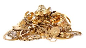 شرطي سابق يسرق مجوهرات ويضرم النار في شقة منظفة