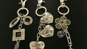 حرفي يحتال على نساء وبائعي المجوهرات بالجلفة