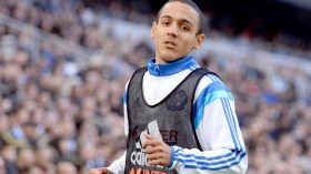 الجزائري بوطوبة يطبّع مع الصهاينة ويسجل أمام منتخب “إسرائيل” !