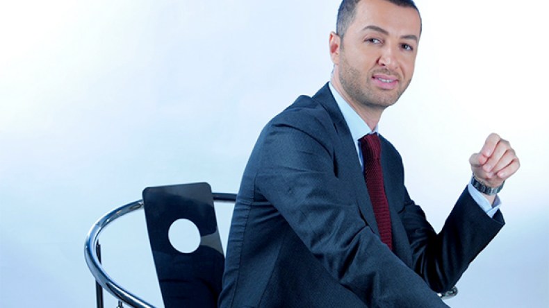 الإعلامي الجزائري بلال يفتح ملفات “عرب وود” يوميا على روتانا!