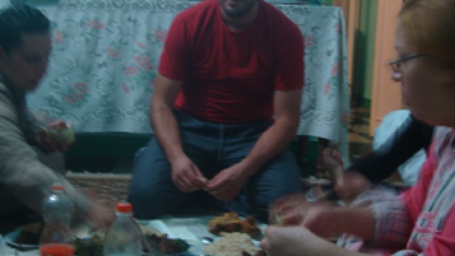 الشروق في ضيافة عائلة مصرية- جزائرية “غريبة”