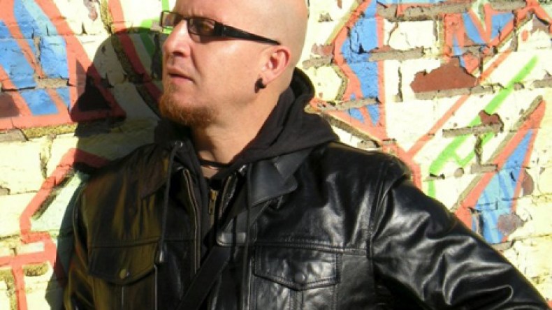 الشاب بلال والمغربية هدى سعد يغنيان لفتح الحدود مع الجزائر