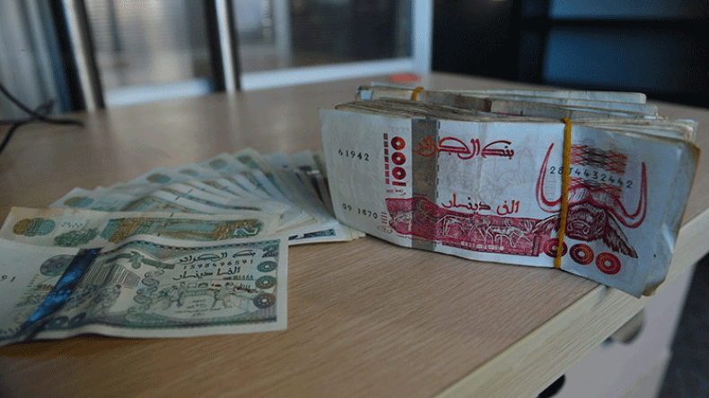 توقيف شخص بسطيف بحوزته 17 مليون سنتيم مزورة