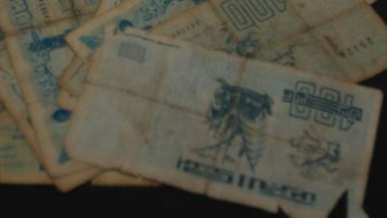 ورقة 100 دج الزرقاء غير معنية بالسحب من التداول