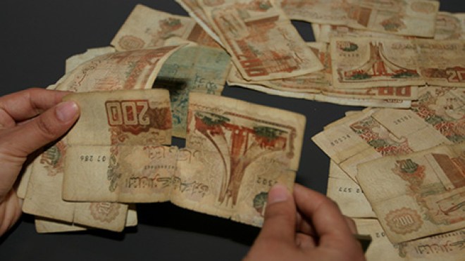 لا شراء للسيارات بأوراق 200 دينار القديمة