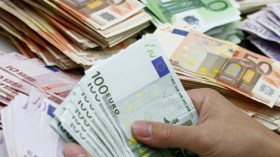 الجزائر تفرض على التونسيين التعامل مع البنك بالعملة الصعبة