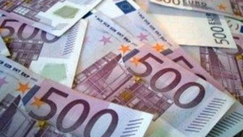 قضية  تهريب  العملة  الصعبة  نحو  الخارج  تتأجل  إلى  شهر  أوت  المقبل