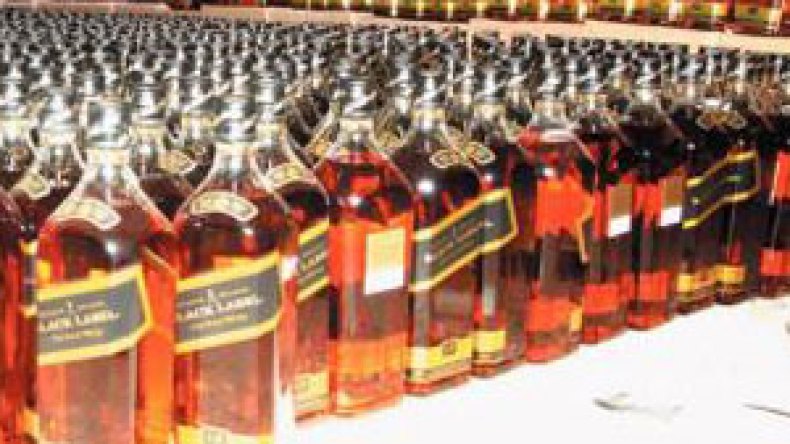 إفشال محاولة إغراق السوق السوداء بـ 2000 قارورة خمر