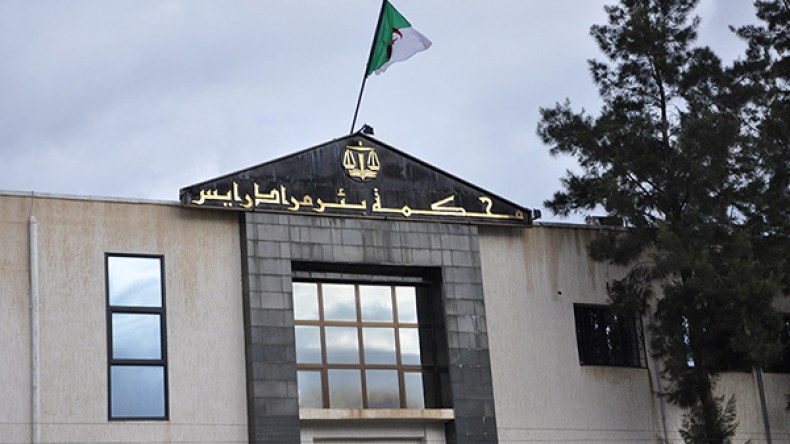 شاب يترصّد زوجة سفير جمهورية التشيك ويحاول الإعتداء عليها!