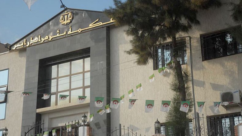 محاكمة تركي يملك قاعة شاي في حيدرة
