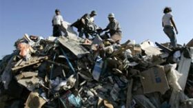 عائلة مصابة بالسل تقتات من مزابل بسكرة