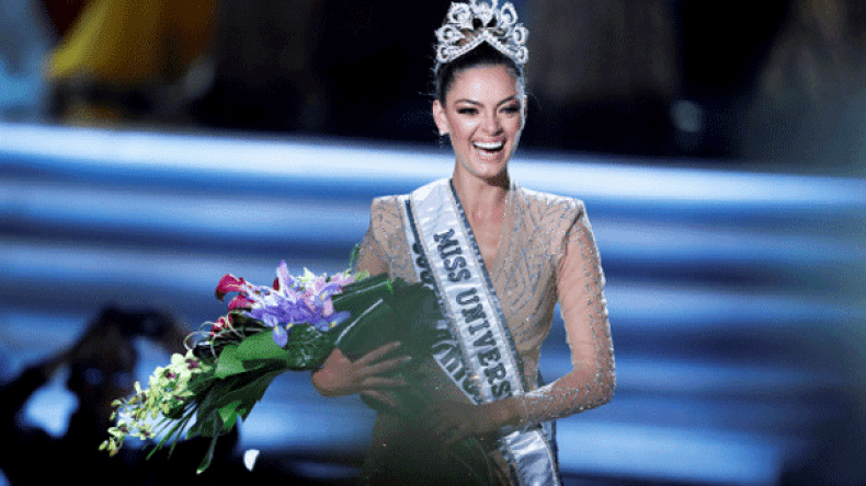 إفريقية تتوَّج ملكةَ لجمال الكون