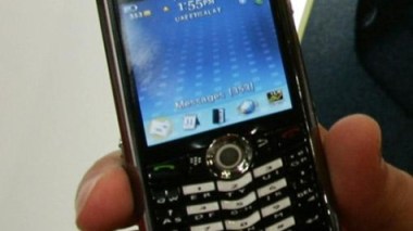 Algeria to ban BlackBerry fearing danger on its economy and security