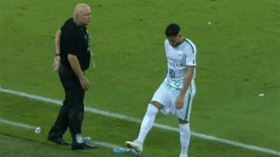 والد بلايلي ينهي أزمة ابنه في الأهلي السعودي