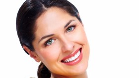 العدسات الرقمية لابتسامة هوليودية