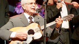 “أشكر كل من سأل عن صحتي.. أنا بخير وبلغت التسعين”