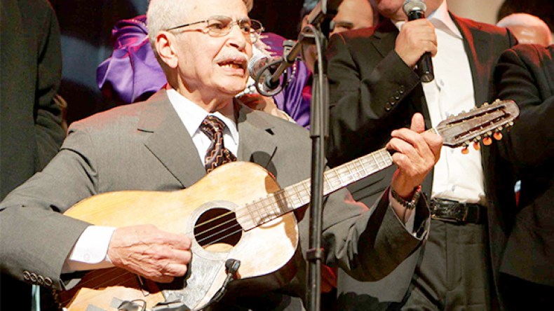 “أشكر كل من سأل عن صحتي.. أنا بخير وبلغت التسعين”